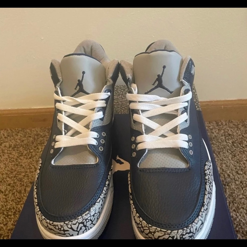 Jordan’s - Picture 4 of 4